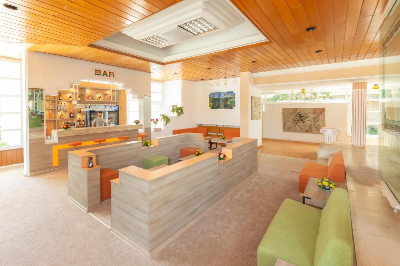 נפטון Hotel Dacia מראה חיצוני תמונה