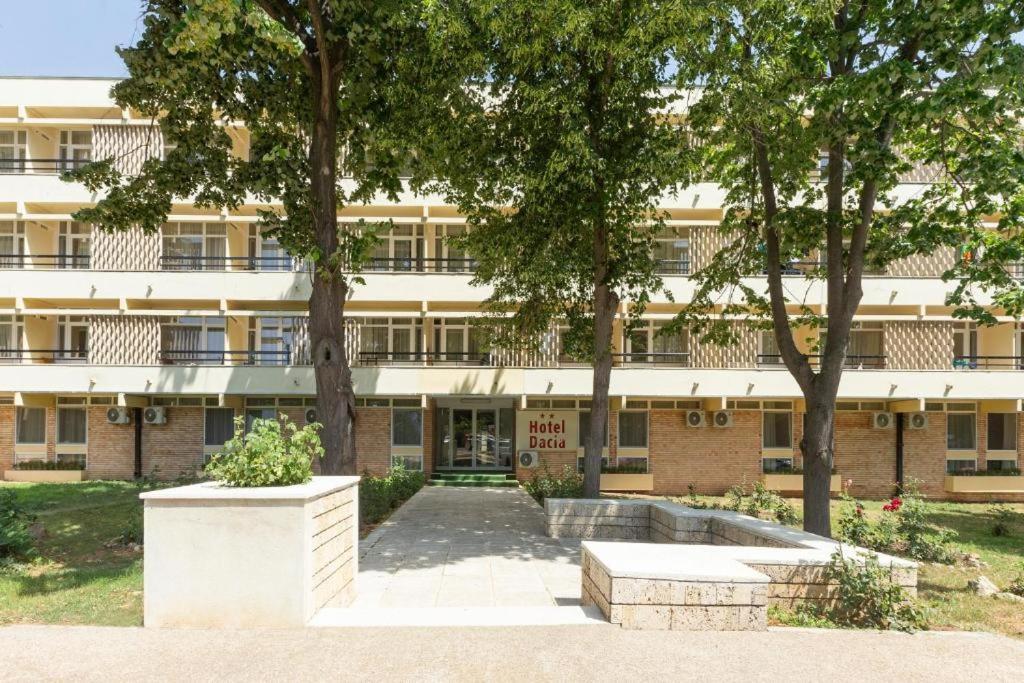 נפטון Hotel Dacia מראה חיצוני תמונה